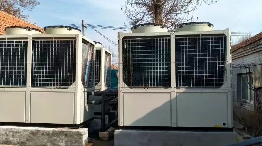 花卉大棚冬季采用水源熱泵供暖，使蝴蝶蘭達到最適宜生長的溫度